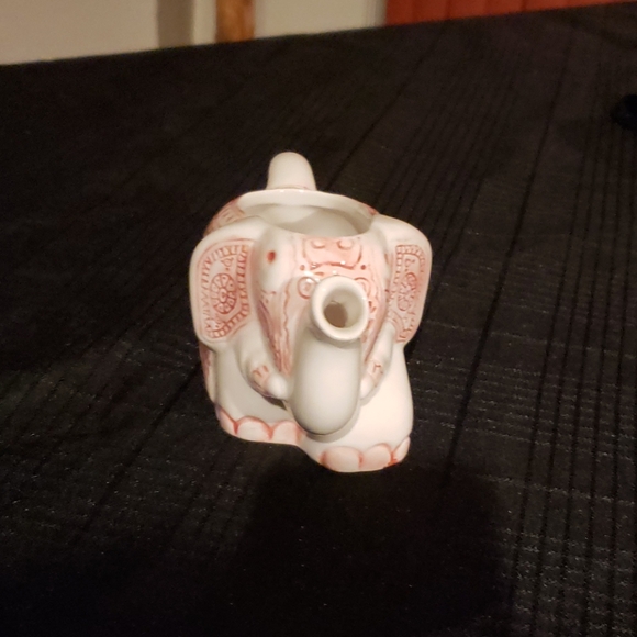 Elephant Creamer. - Picture 3 of 7
